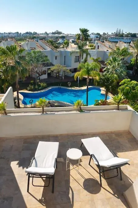 Apartment Stunning 2 Bd Townhouse By Hostlovers Estepona