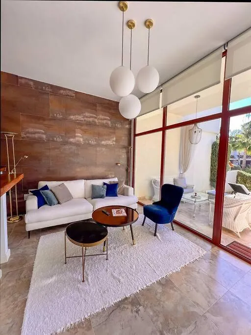 Stunning 2 Bd Townhouse By Hostlovers Estepona Apartment